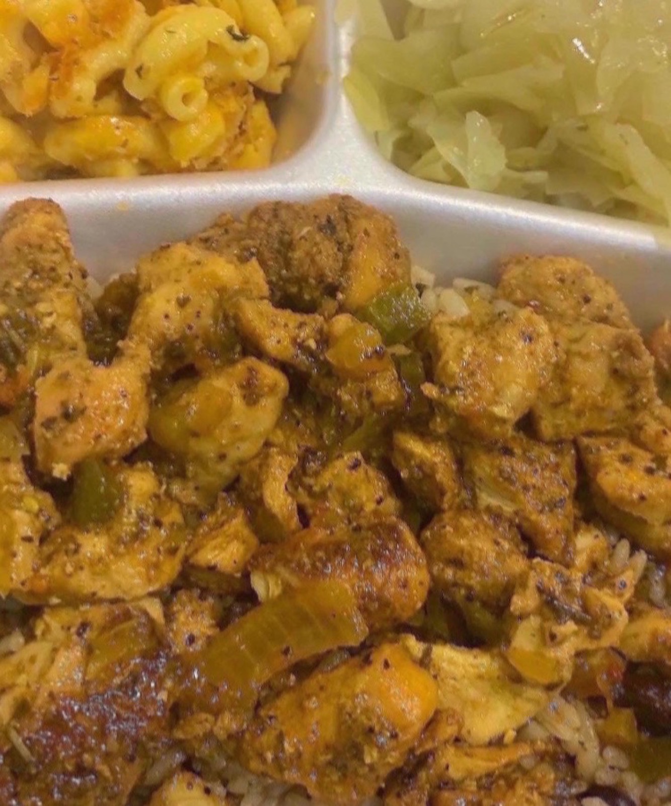 Chopped chicken bowl with mac and cabbage